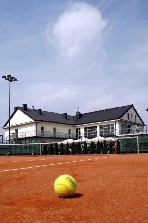 Hotel Restauracja Tenis Kortowo ポズナン エクステリア 写真